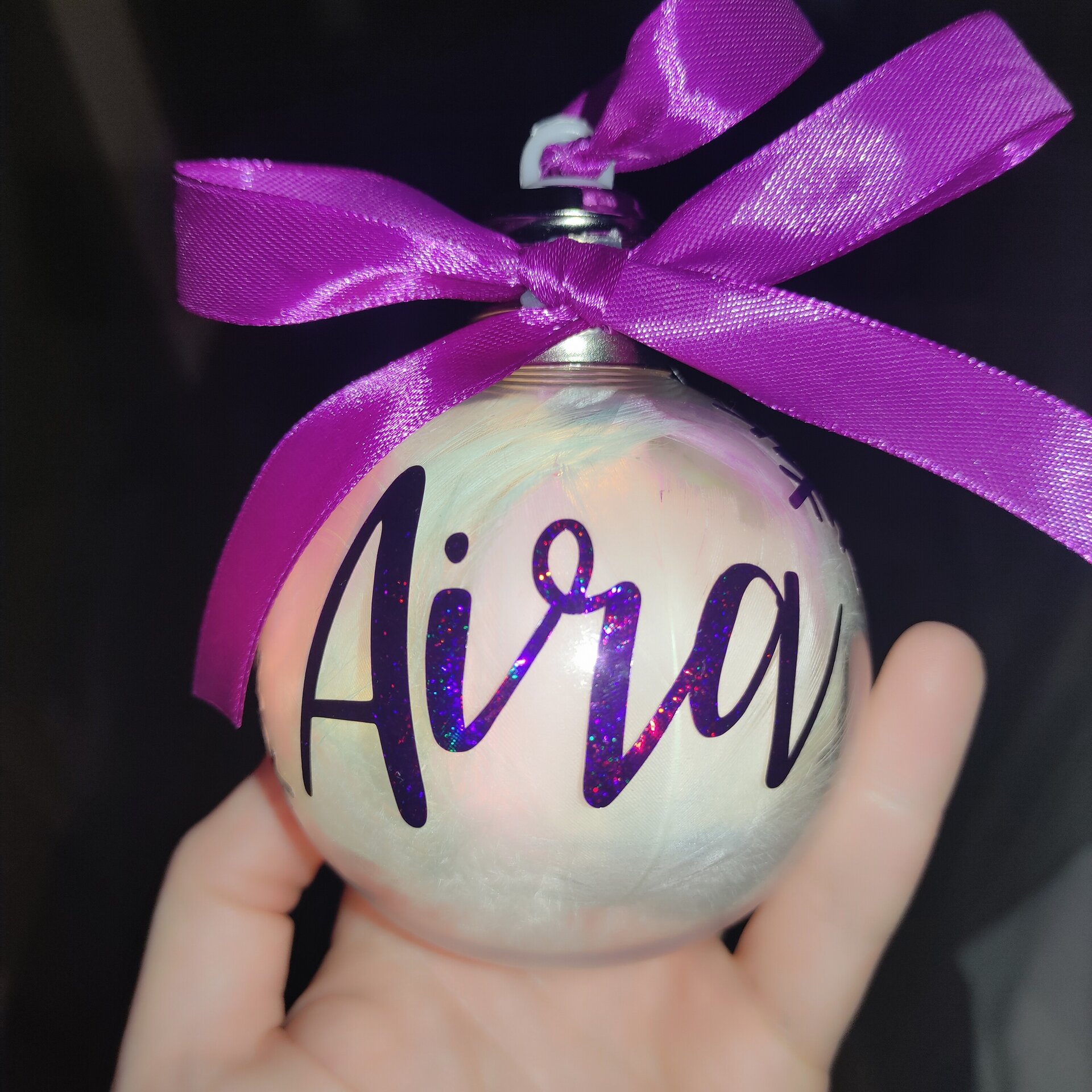 Bola de navidad con luz y plumas - 2